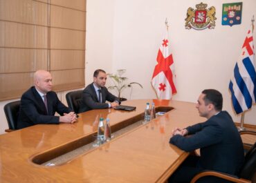 გიორგი ჯინჭარაძე სულხან თამაზაშვილს შეხვდა