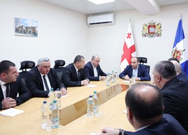 შინაგან საქმეთა მინისტრმა რაჭა-ლეჩხუმისა და ქვემო სვანეთის რეგიონში სამუშაო შეხვედრები გამართა