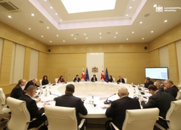 ირაკლი კობახიძე მყინვარული ხეობების კვლევის შედეგებთან დაკავშირებით შვეიცარიული კომპანია GEOTEST-ის ექსპერტს შეხვდა