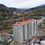 150 დევნილი ოჯახისთვის ბორჯომში საცხოვრებელი კორპუსი შენდება