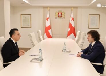 ირაკლი კობახიძე დიდ ბრიტანეთში ახლად დანიშნულ ელჩს, ილია დარჩიაშვილს შეხვდა