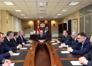 სულხან თამაზაშვილმა შიდა ქართლის პოლიციის დეპარტამენტის თანამშრომლებს ახალი ხელმძღვანელი წარუდგინა