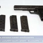 სამეგრელოს პოლიციამ უკანონო ცეცხლსასროლი იარაღები და საბრძოლო მასალა ამოიღო – დაკავებულია 3 პირი